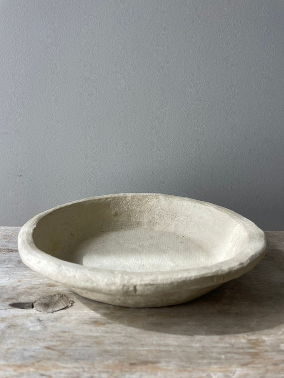 Decorative bowl in papier-mâché