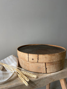  Flour sieve 'No 20' vintage