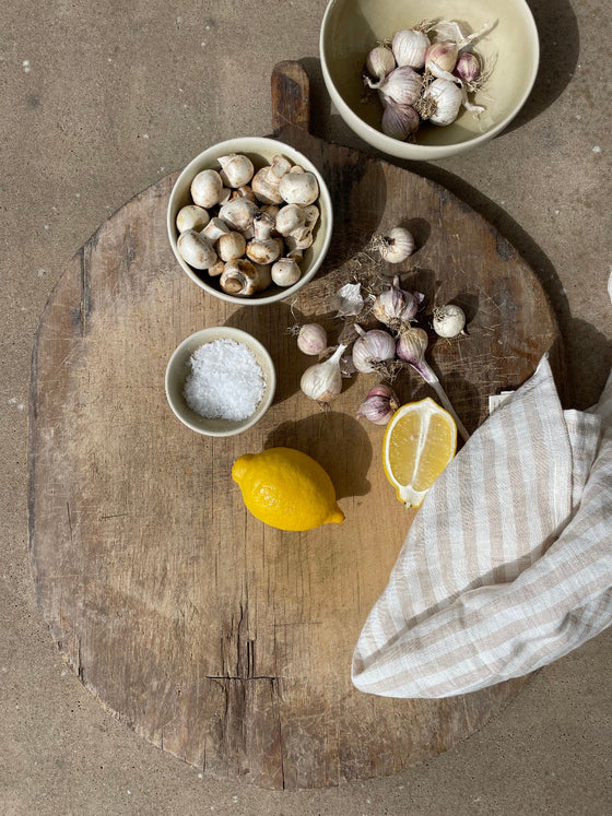 Bread board 'No 358' (L)