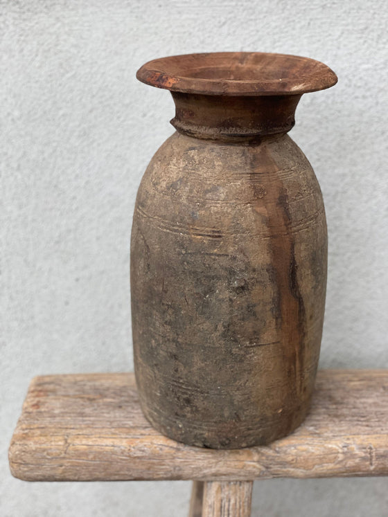 Rustik kruka i trä med naturlig patina – Hayven